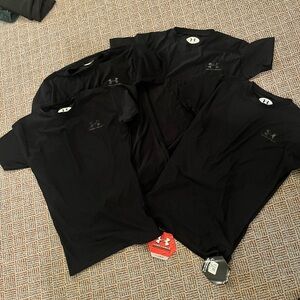 Under Armour Men's Black T-Shirt